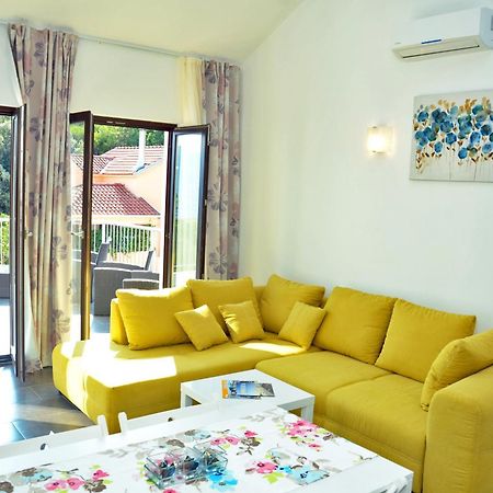 Lozna Residence Postira Esterno foto