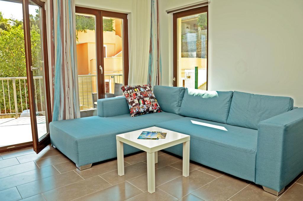 Lozna Residence Postira Esterno foto