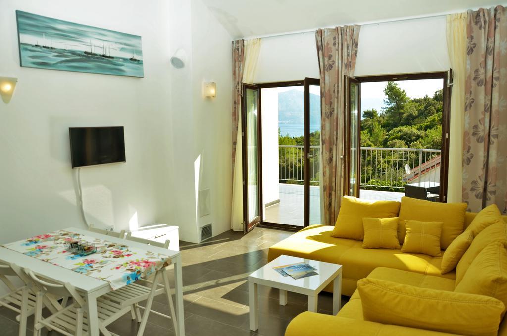 Lozna Residence Postira Esterno foto