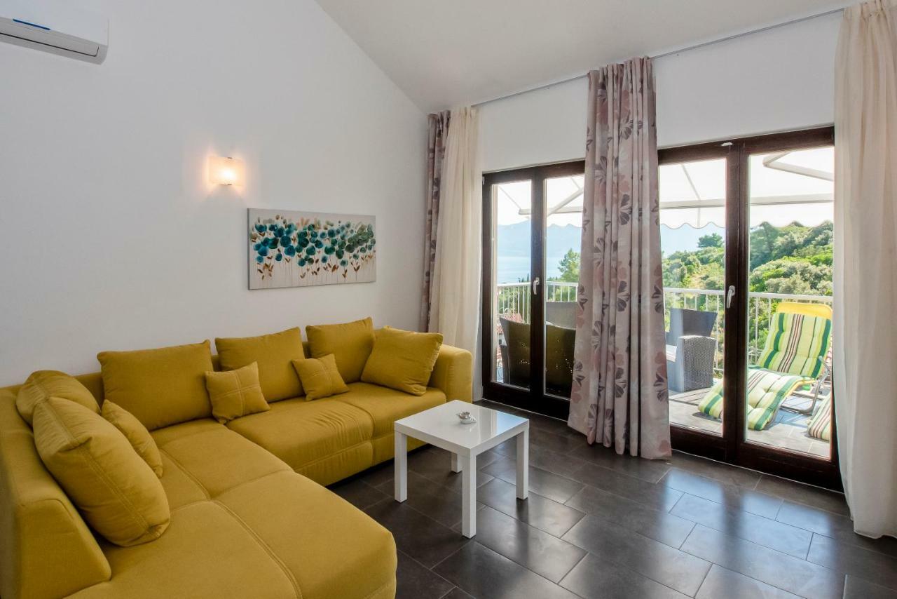 Lozna Residence Postira Esterno foto